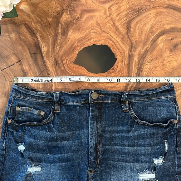 Refuge by Charlotte Russe high rise cheeky jean shorts - Picture 10 of 12